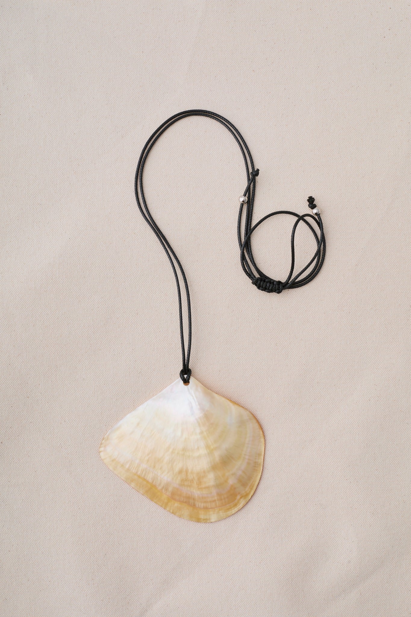 VỎ TRAI NECKLACE