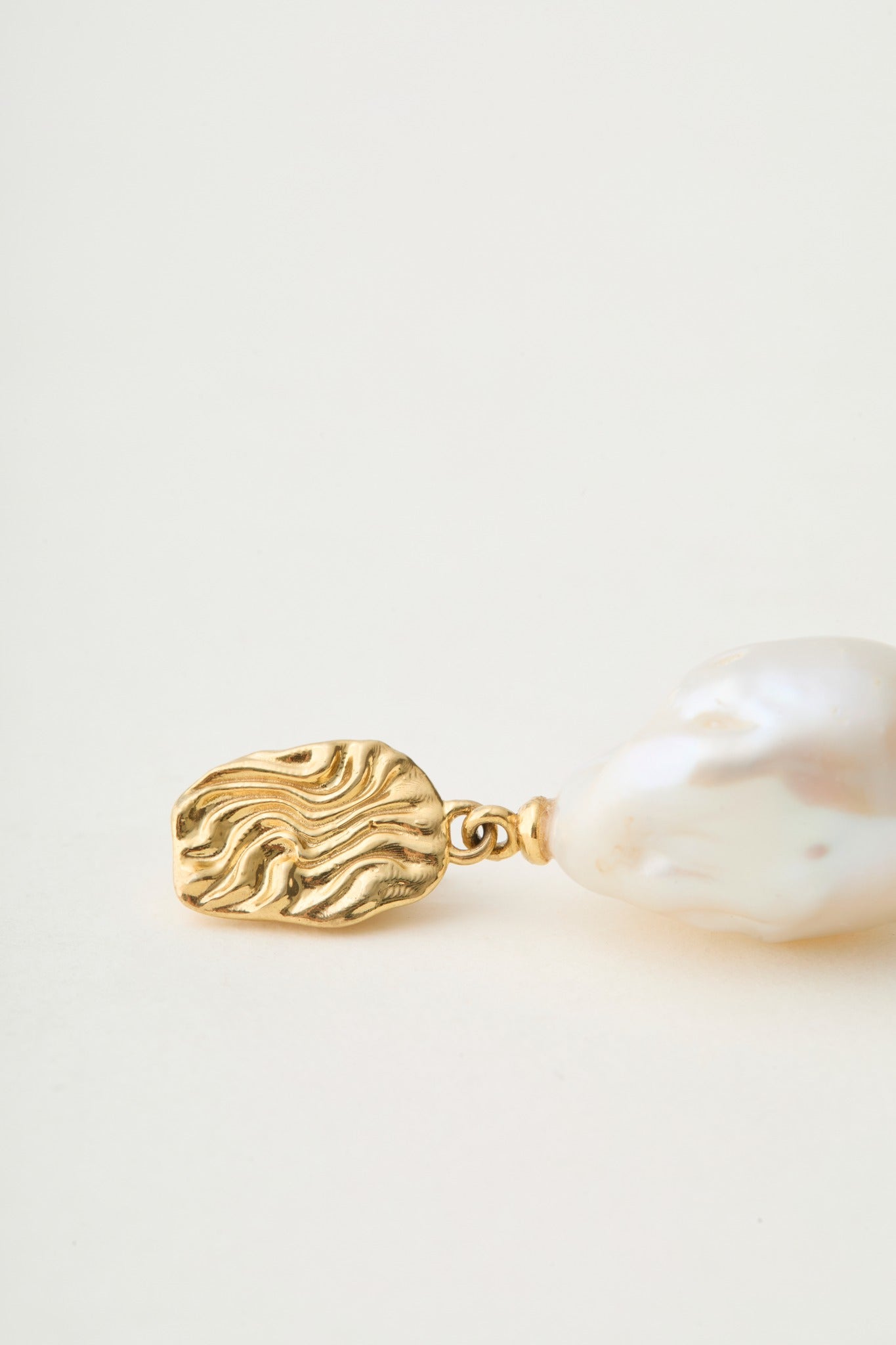 TRAI BRASS EARRINGS