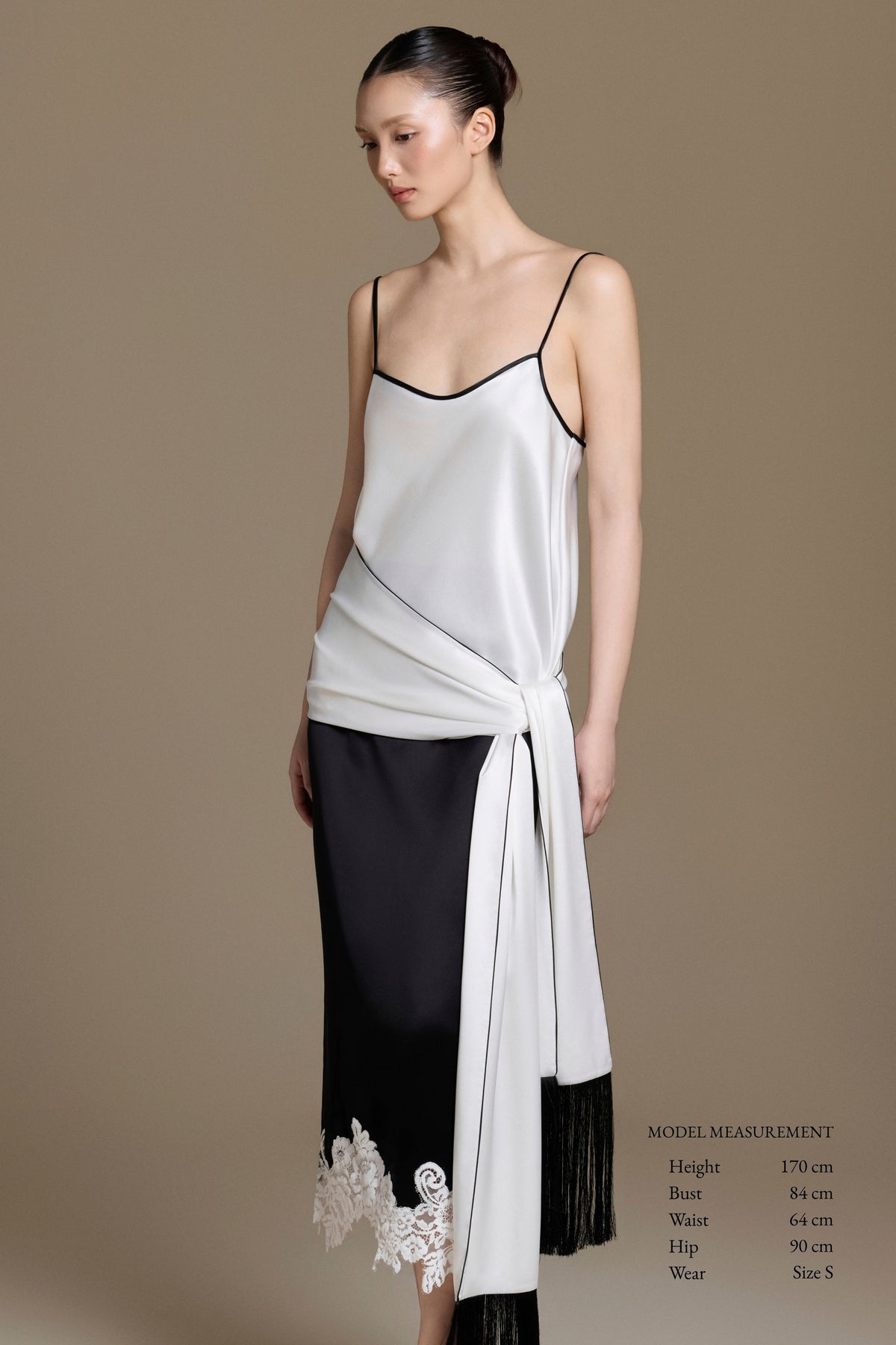 Black Stream-lined Silk Scarf | Catalogue 04