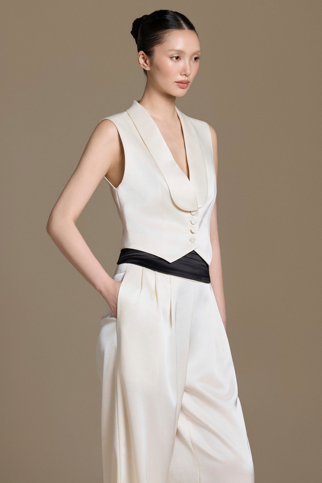 Modème Tailored Silk Vest | 01-modeme-tailored-taffeta-vest