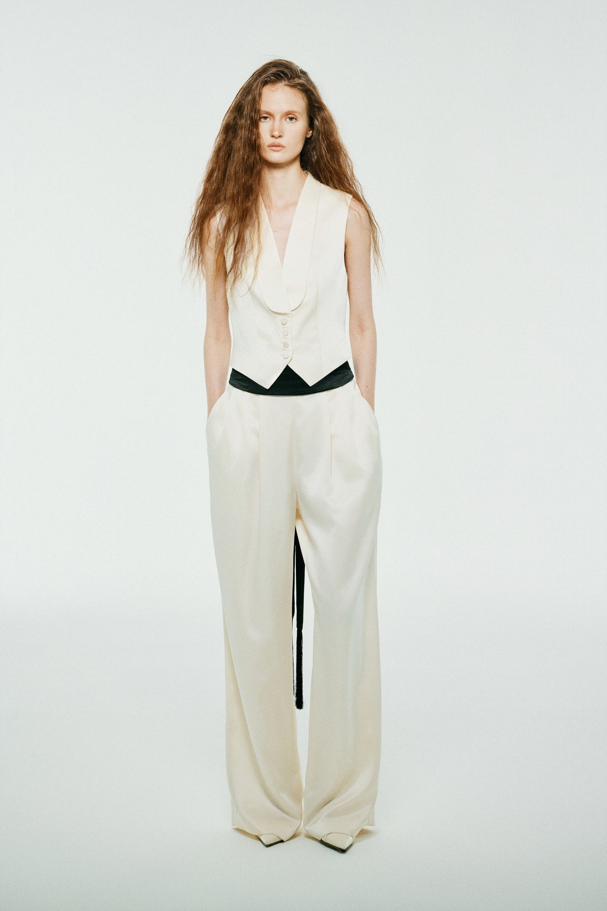Modème Tailored Silk Vest | 03-modeme-tailored-taffeta-vest