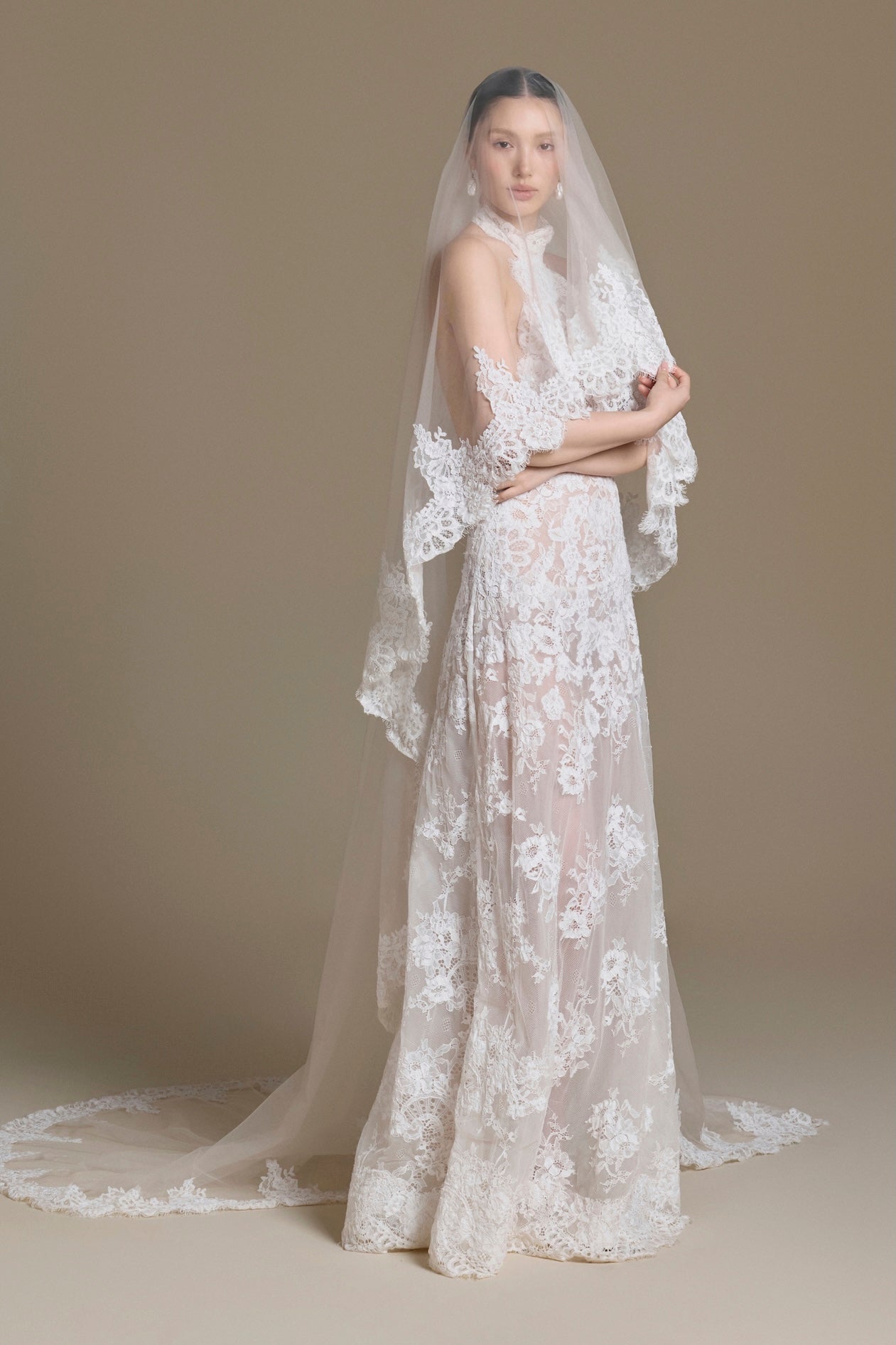 Swan Lace Cathedral Veil Cape — HUONG