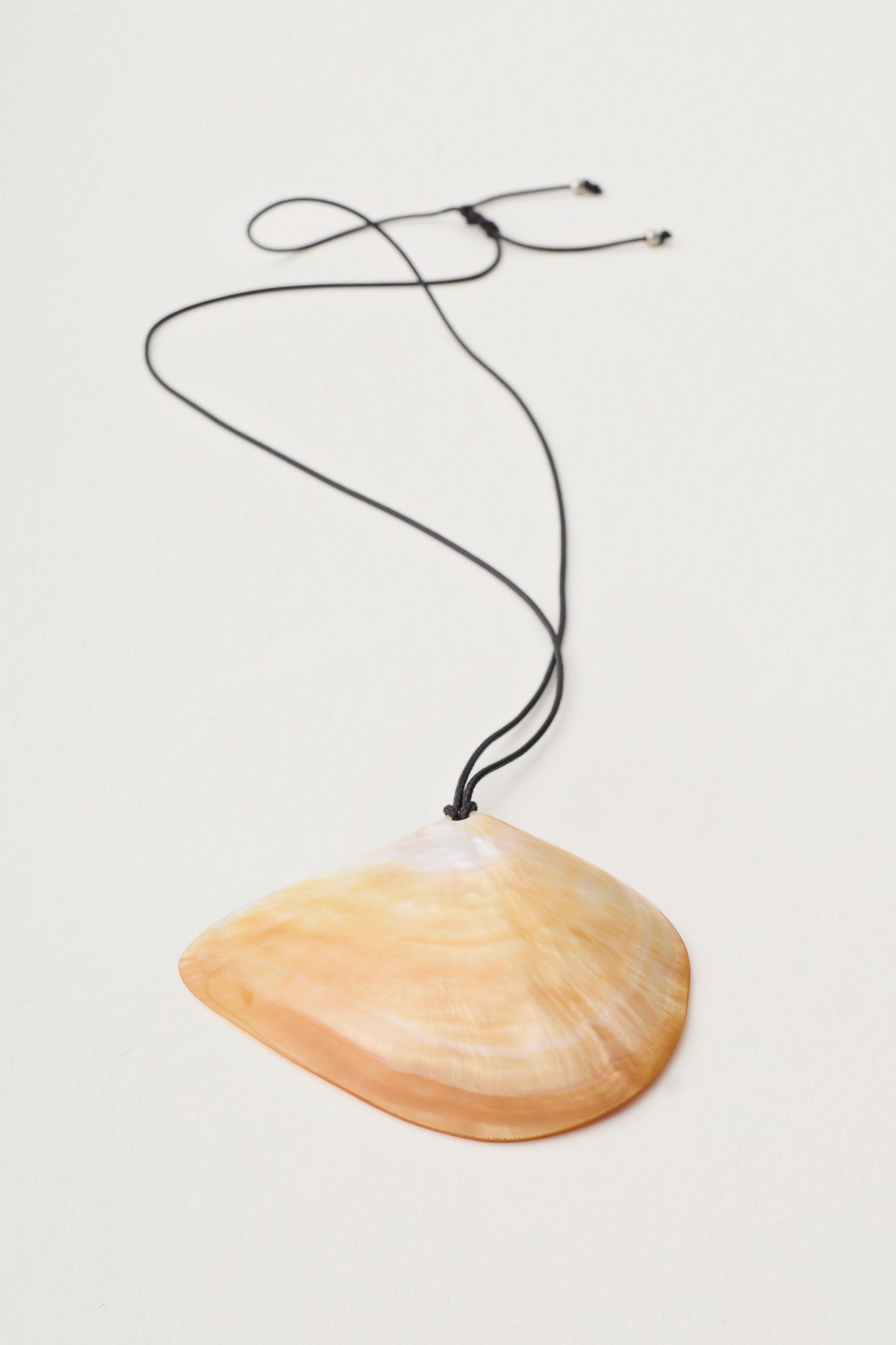 VỎ TRAI NECKLACE