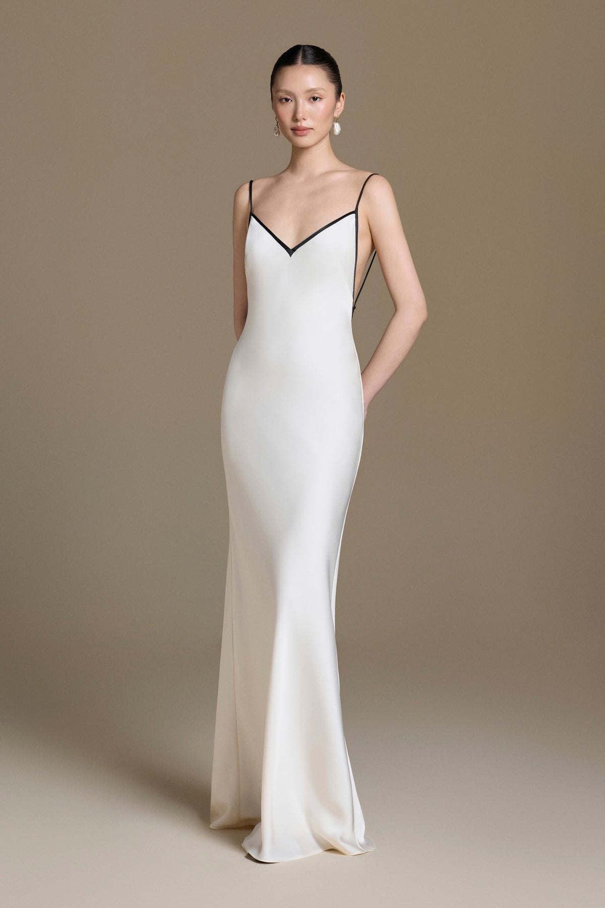 Épure Black-trimmed Silk Dress | Catalogue 01
