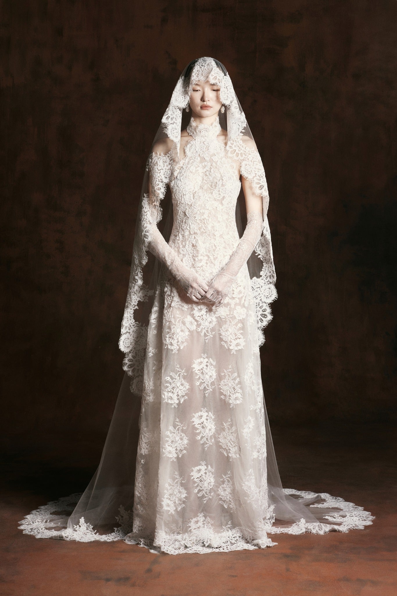 Swan Lace Cathedral Veil Cape — HUONG