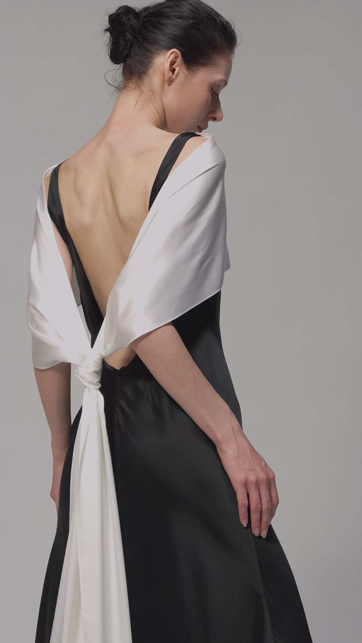 Prima-Donna Silk Dress | 08-prima-donna-silk-dress.mp4